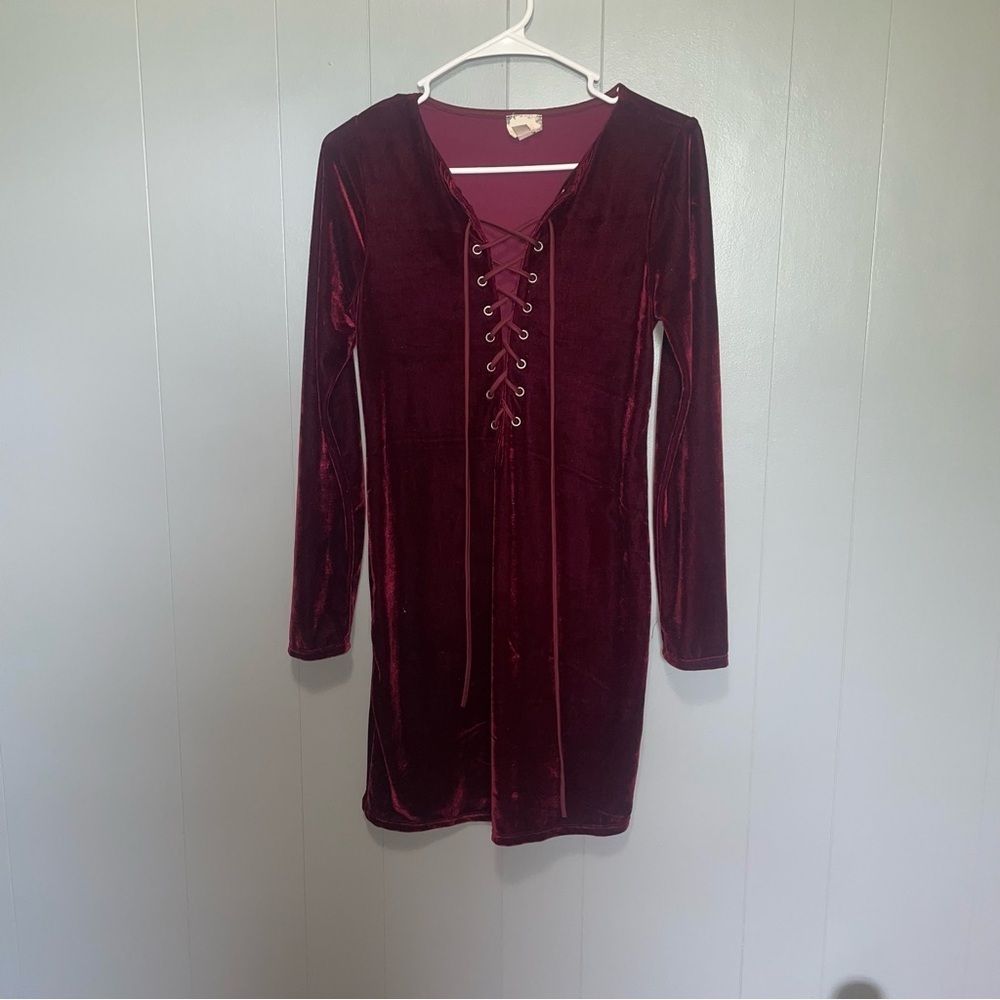 Nasty Gal Teenplo Burgundy Red Cities In Dust Velvet Lace Up Dress Small - Picture 2 of 5